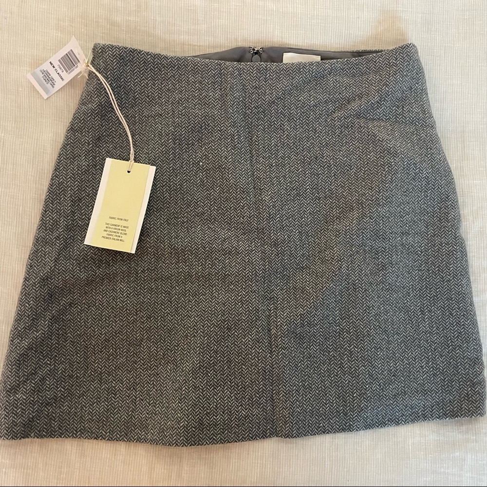 NWT Light Gray Herringbone Wilfred Classic Mini Skirt